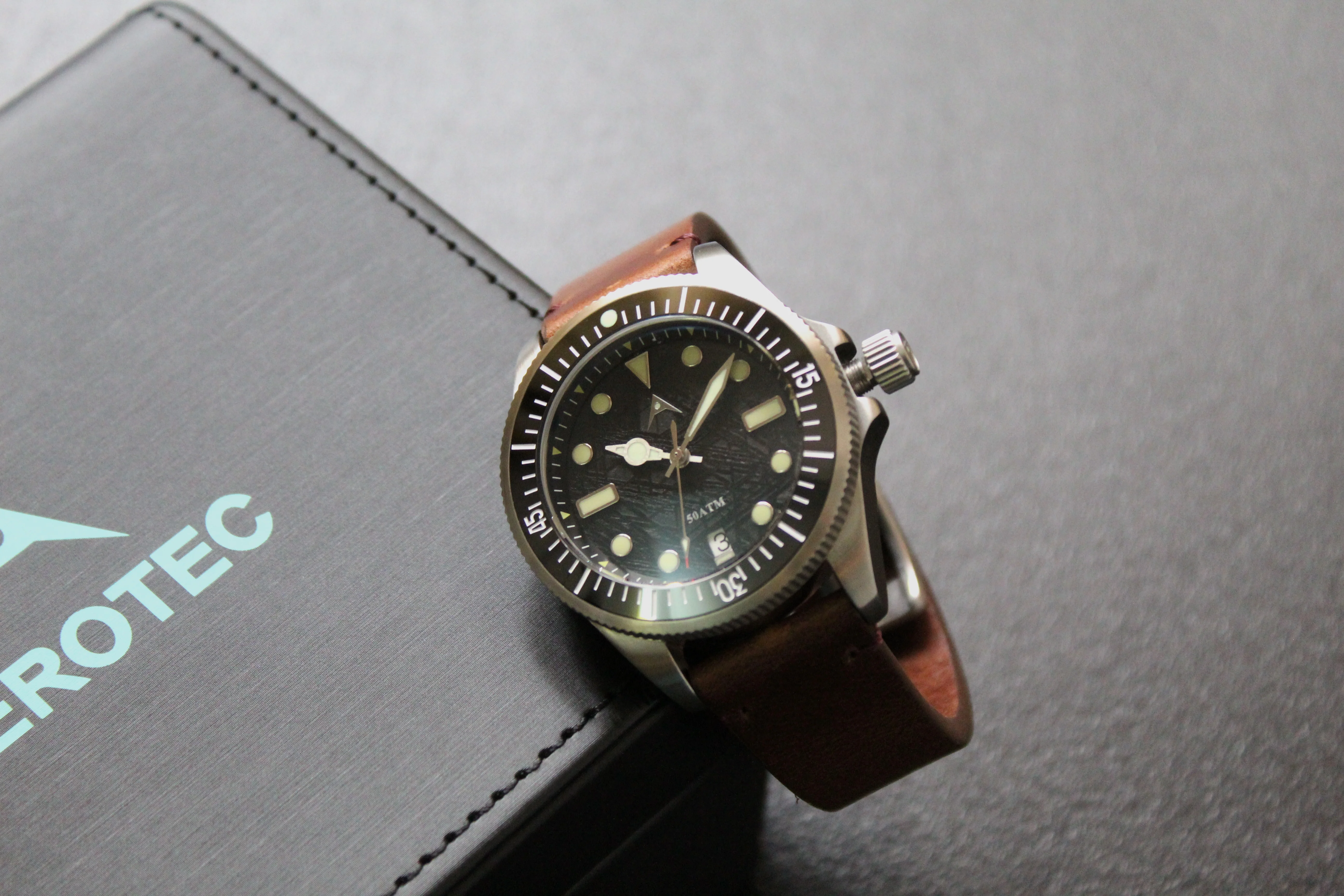 Sea Hunt - Meteorite Dial with silver hands & indexes ( Sold Out! )