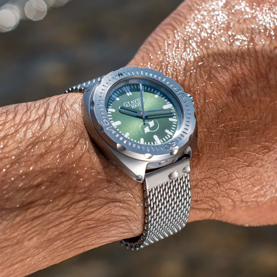 Arctic Diver Deep Blue / White / Midnight Red