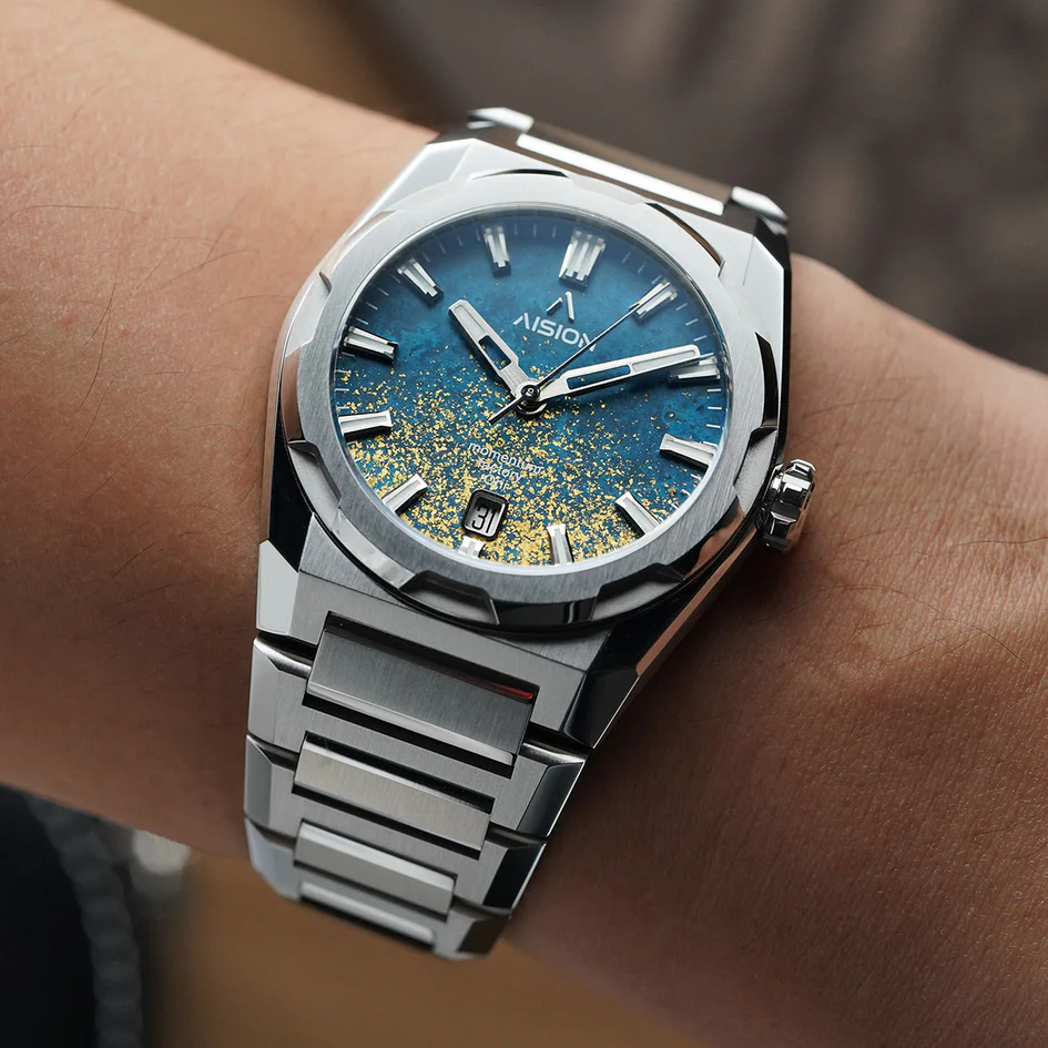 HANG GMT - Grey MOP Dial thumbnail 2