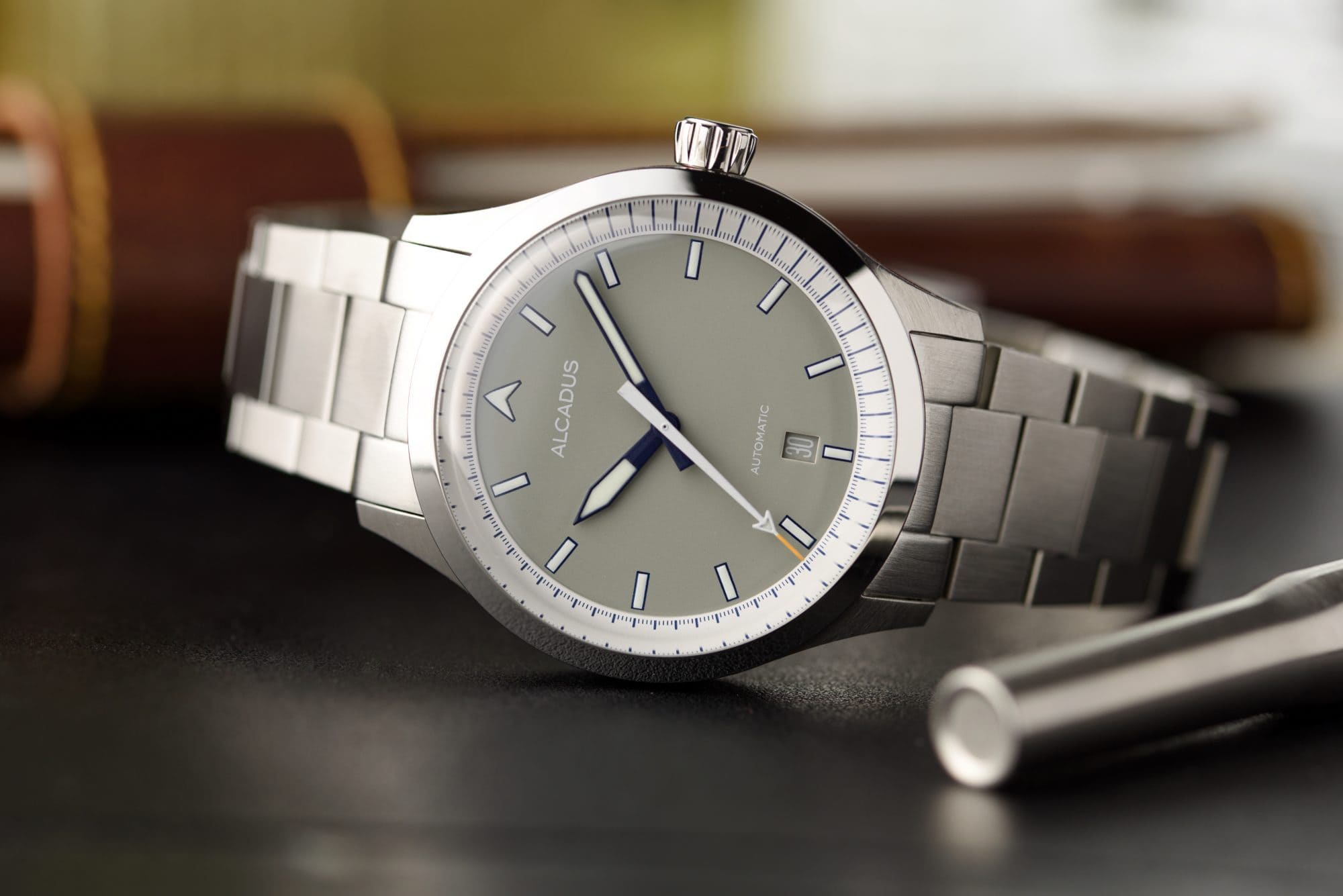 Opus v2  Gray thumbnail 2