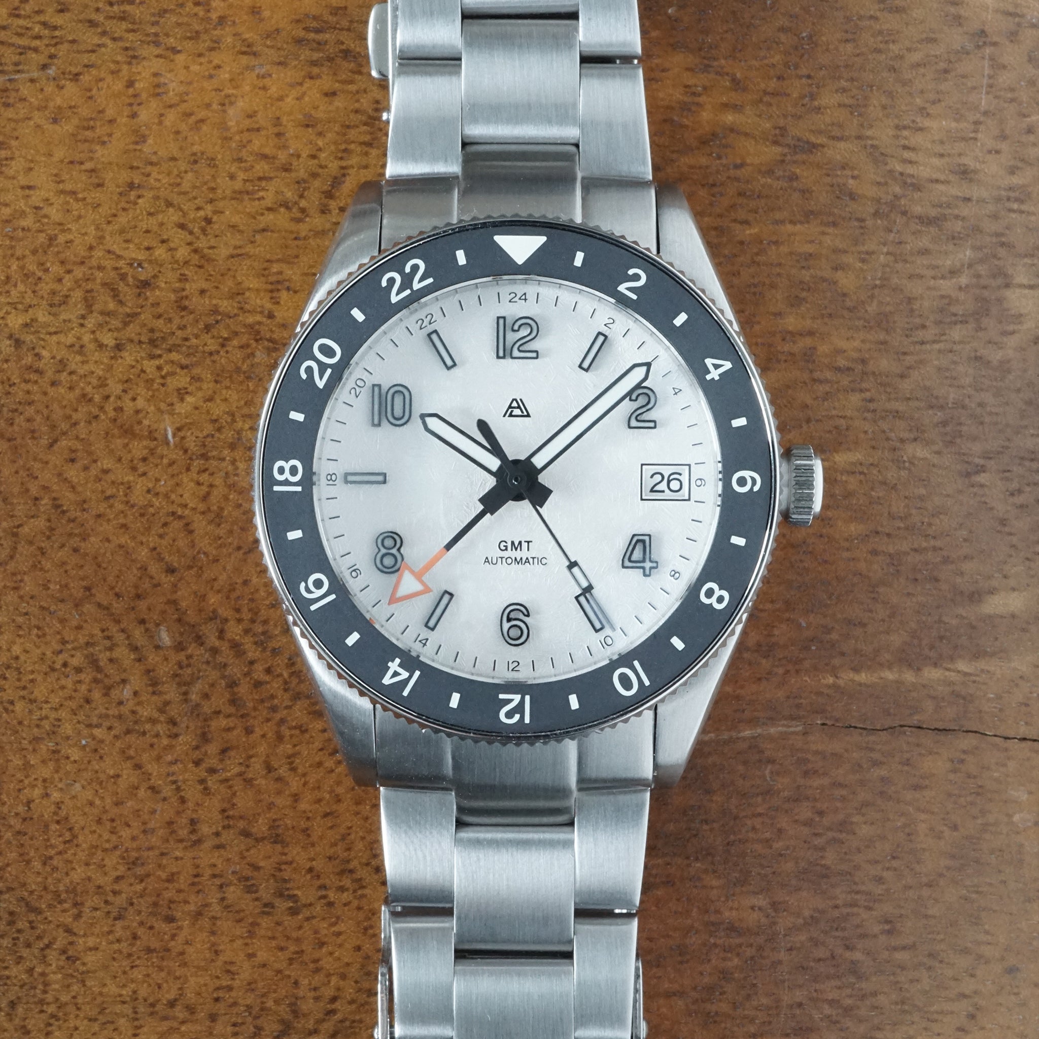 A4 Prelude 37 GMT White Snowflake selected view