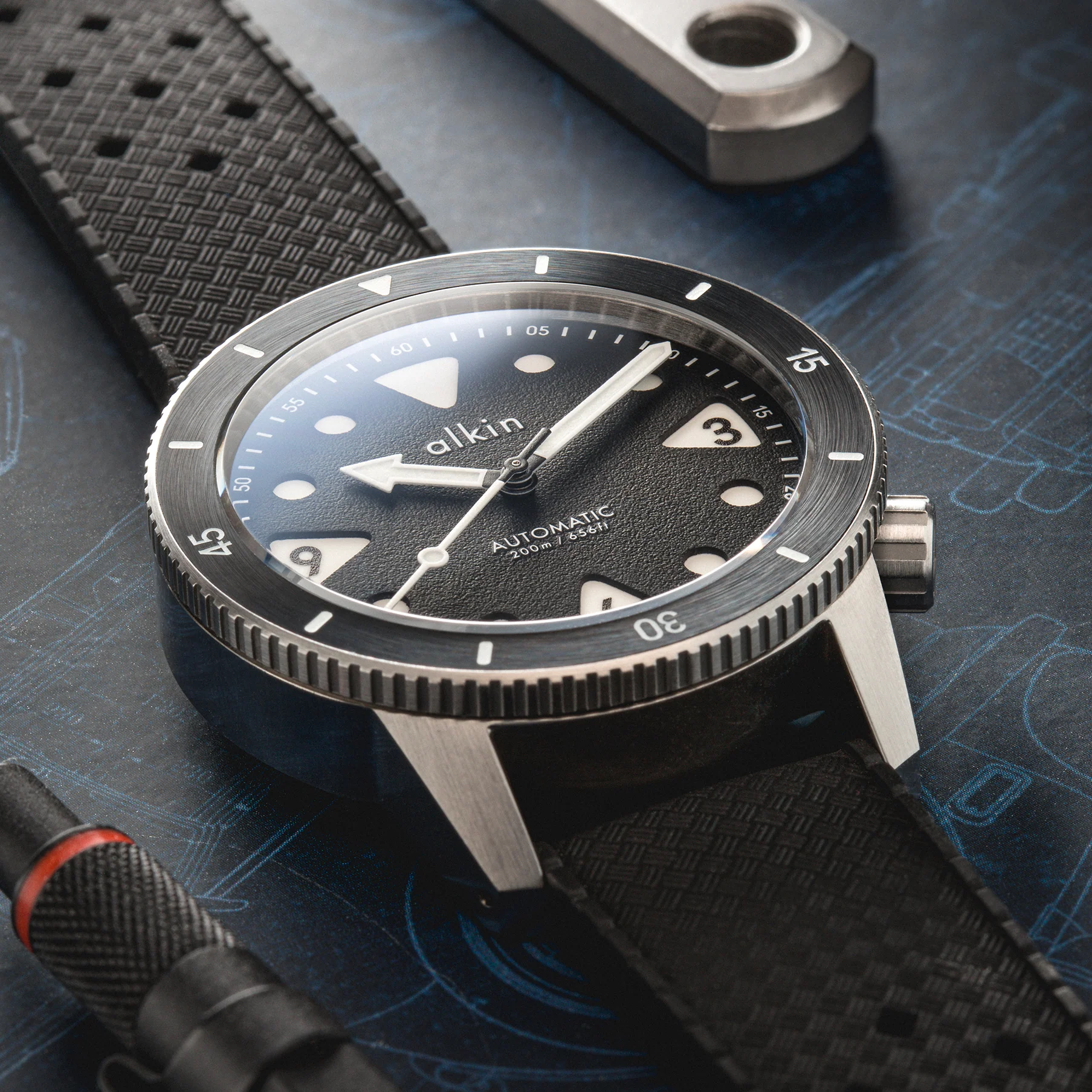 Model Three Diver - Black Dial / SS Case thumbnail 2