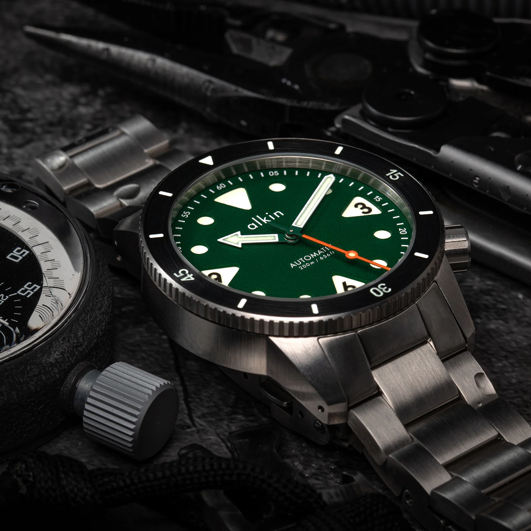 Model Three Diver - Green Dial / SS Case thumbnail 2