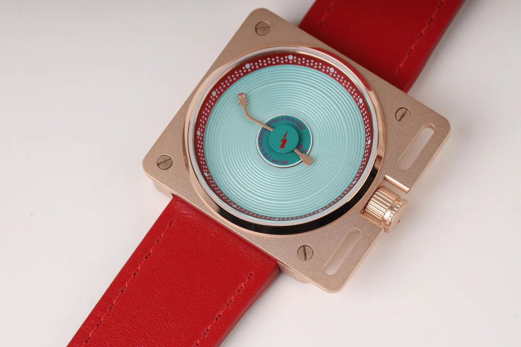 The Chameleon Vinyl Record Watch by AndoAndoAndo x Misamé thumbnail 2