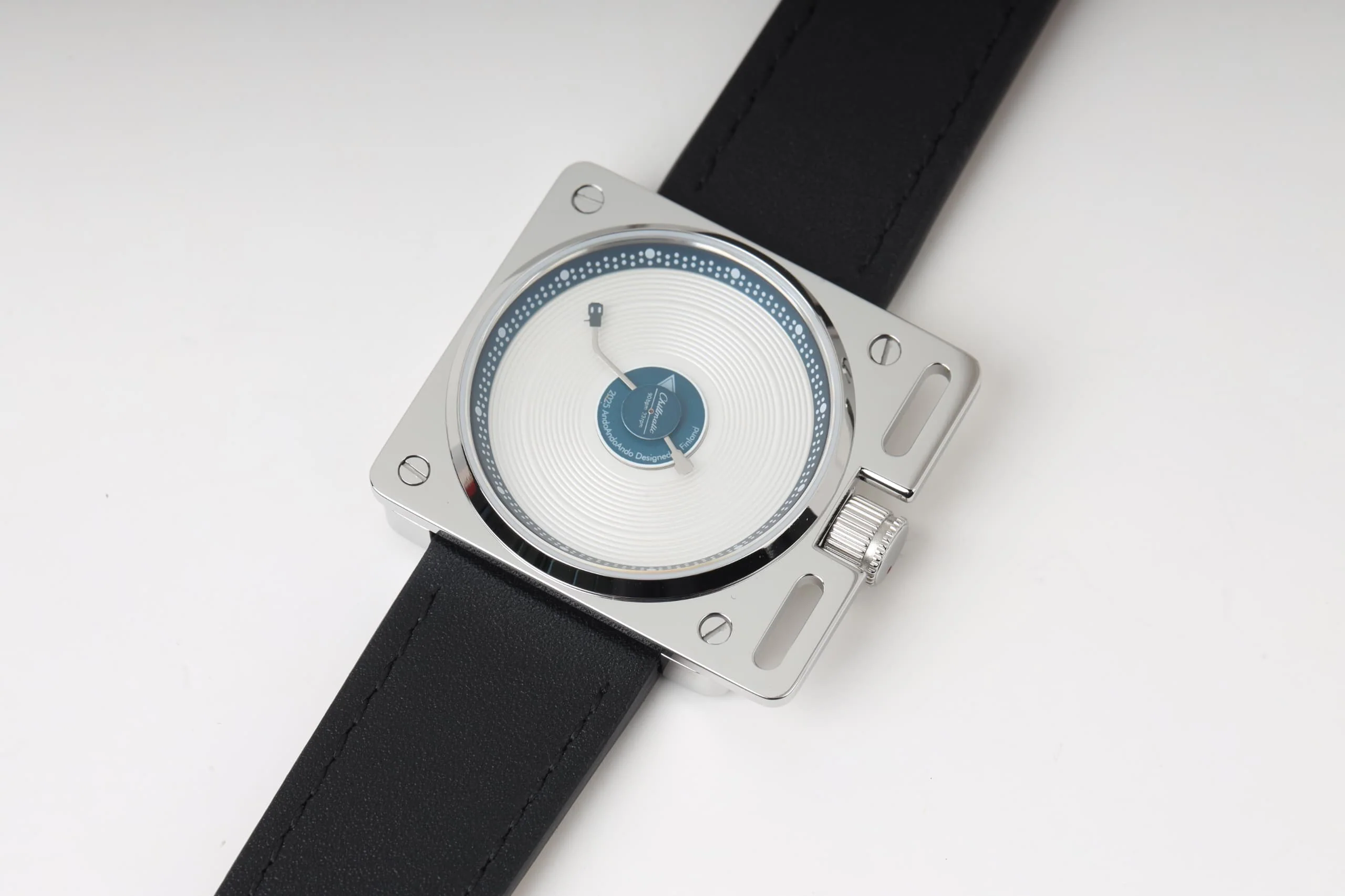 The Vinyl Record Watch by AndoAndoAndo x Esteemed Gentleman - Limited Edition thumbnail 2