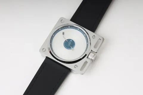 The Vinyl Record Watch by AndoAndoAndo x Esteemed Gentleman - Limited Edition