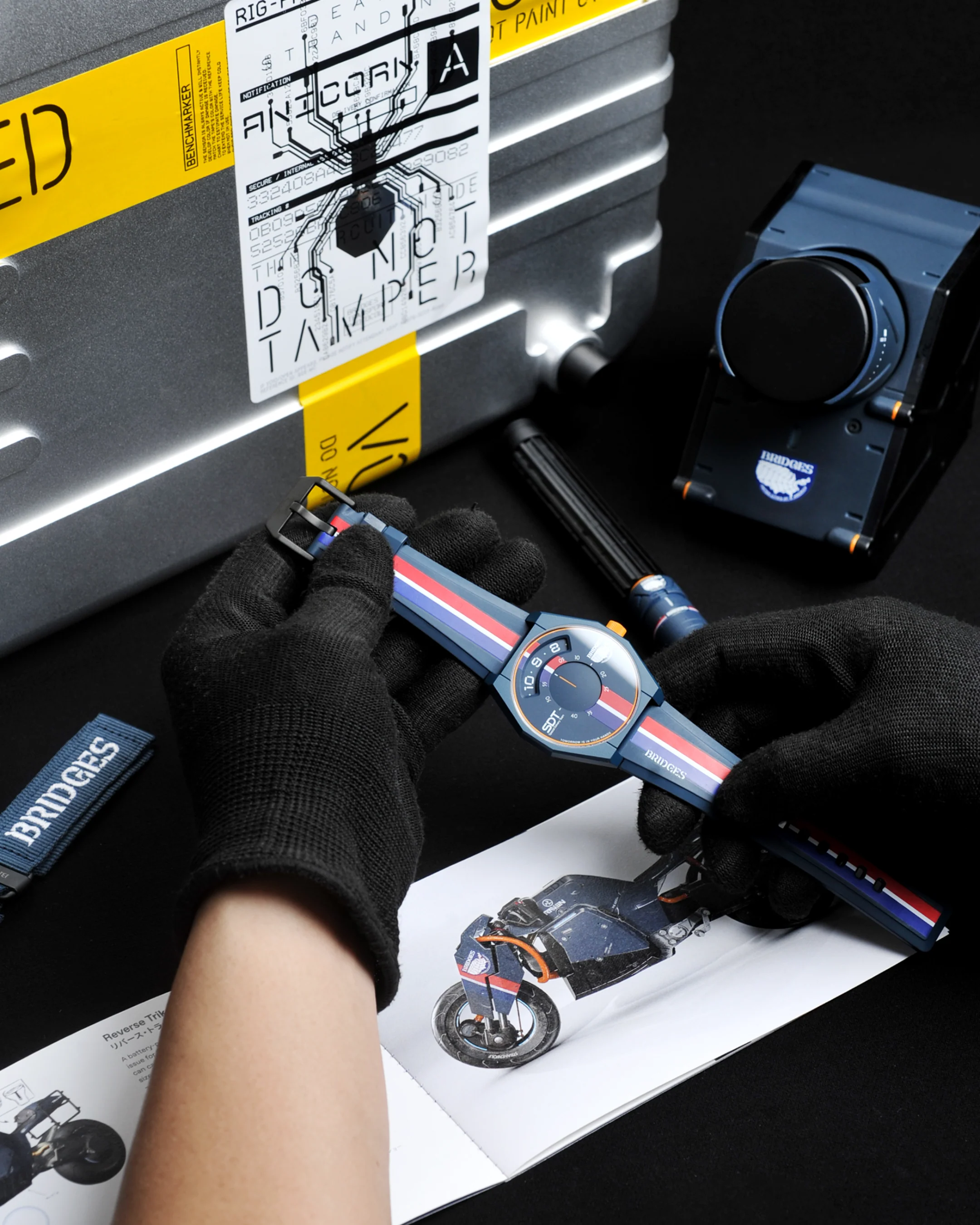 DEATH STRANDING X ANICORN - Reverse Trike Time with Cargo Case Rare Edition (limited to 200pcs) thumbnail 2