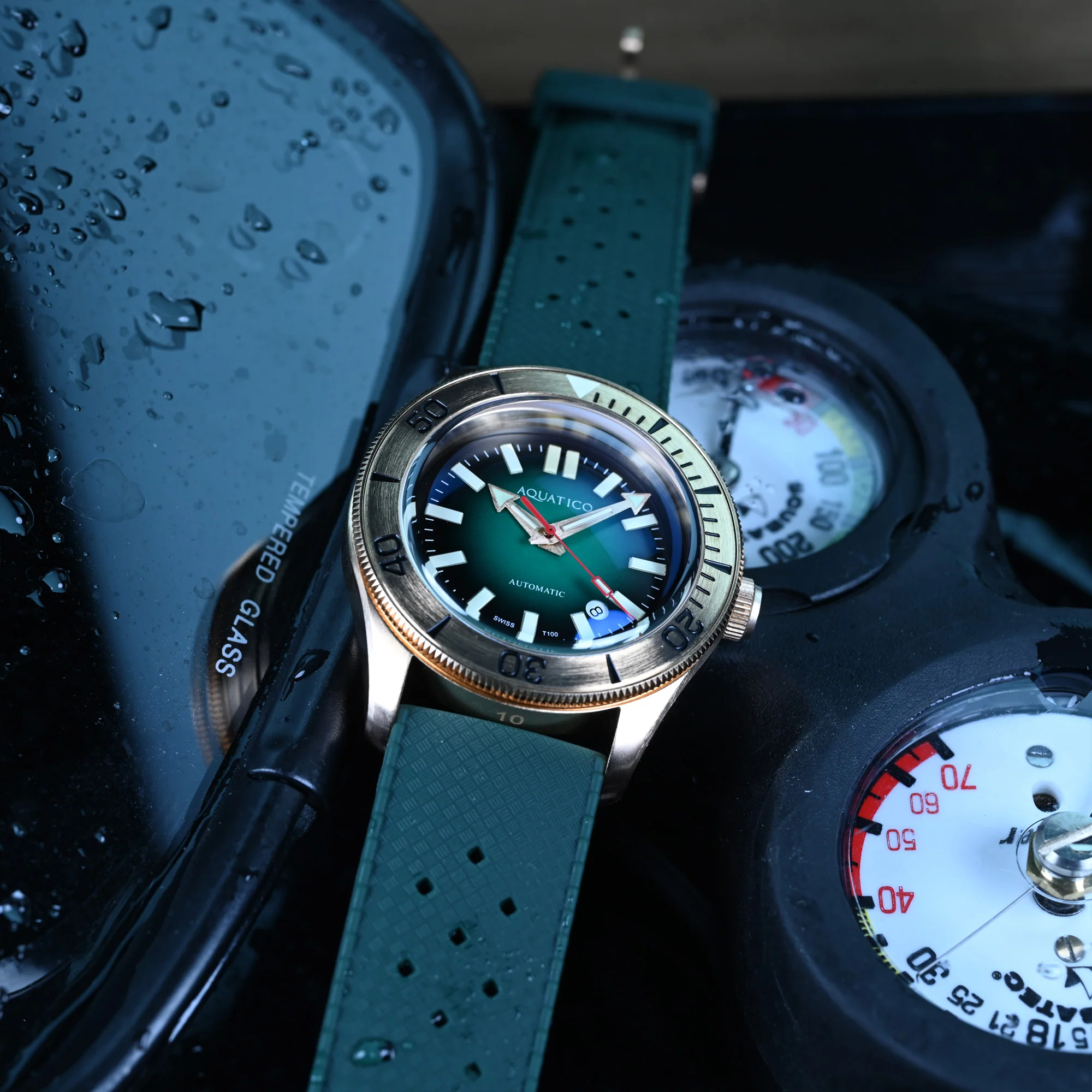 Affordable Luxury: Best Watches Under $500 for Men & Women
