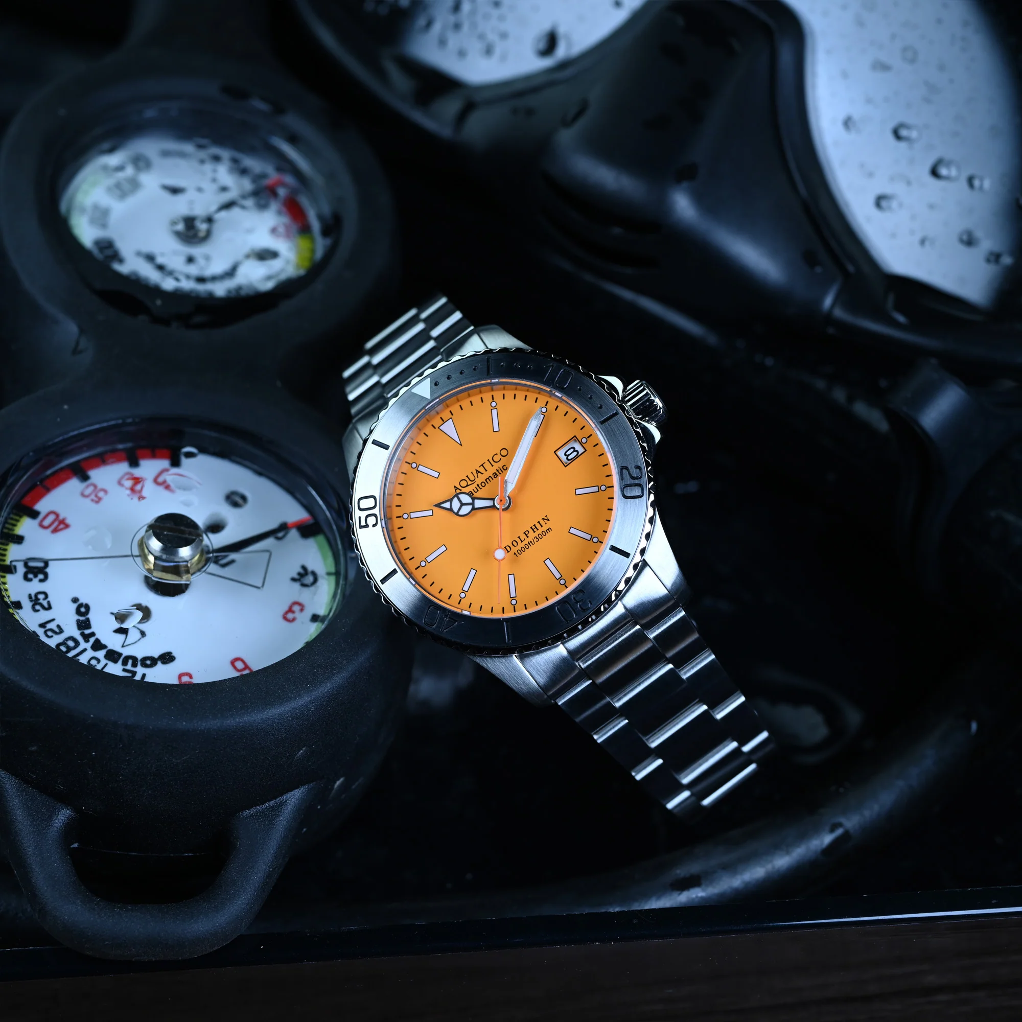Aquatico Dolphin 38mm Orange Dial Watch thumbnail 2