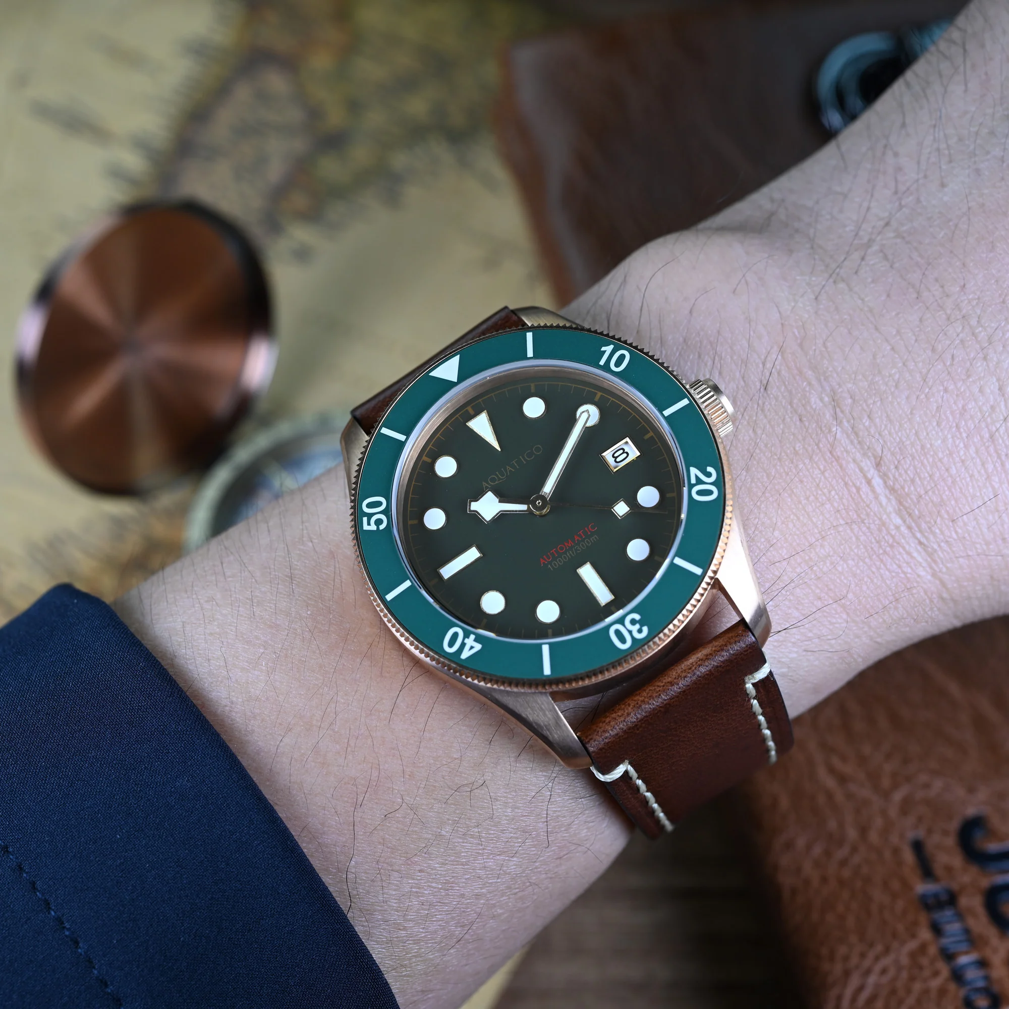 Bronze Raider Green Dial Date thumbnail 3