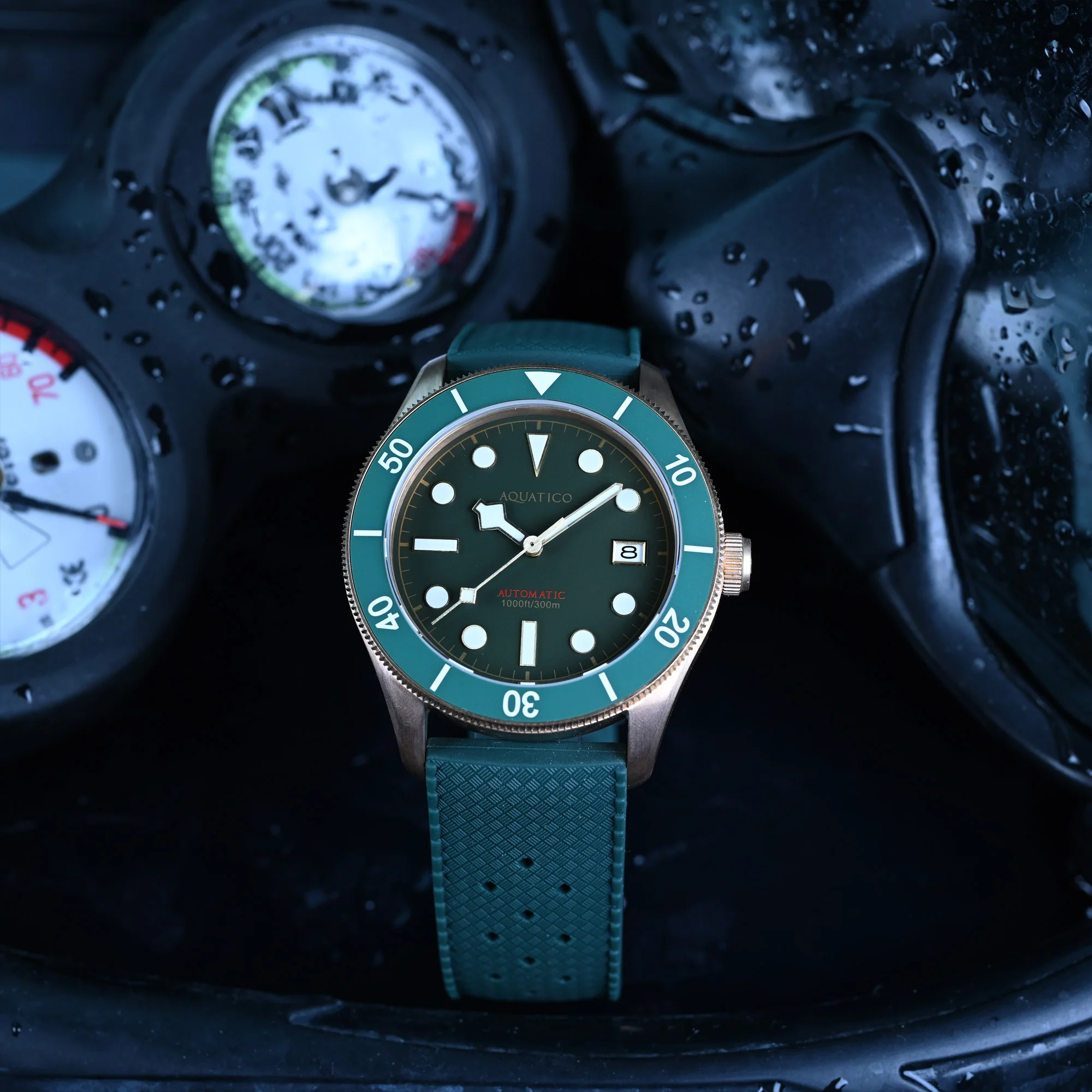 Bronze Raider Green Dial Date thumbnail 4
