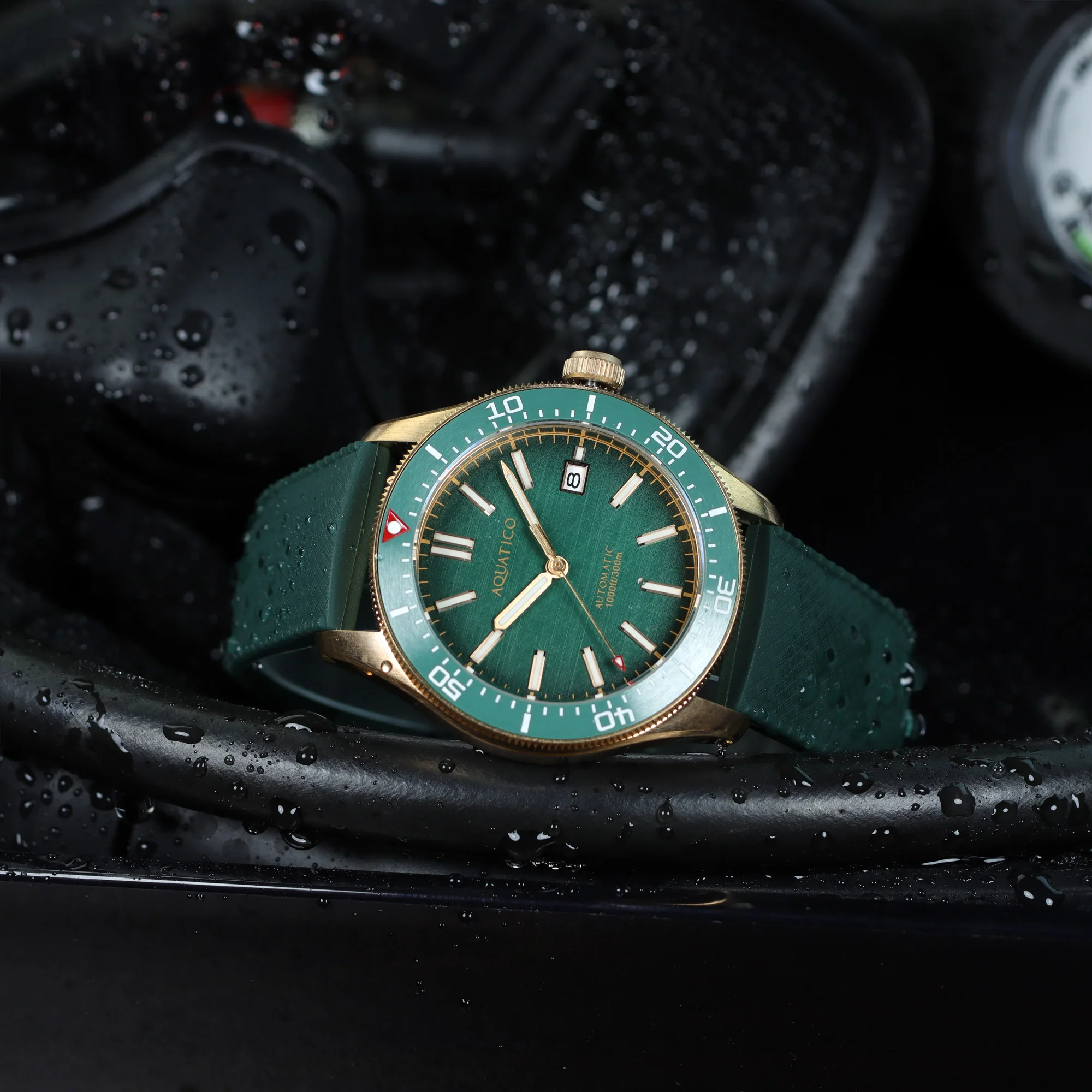 Bronze Star Dive Watch Green Dial thumbnail 2