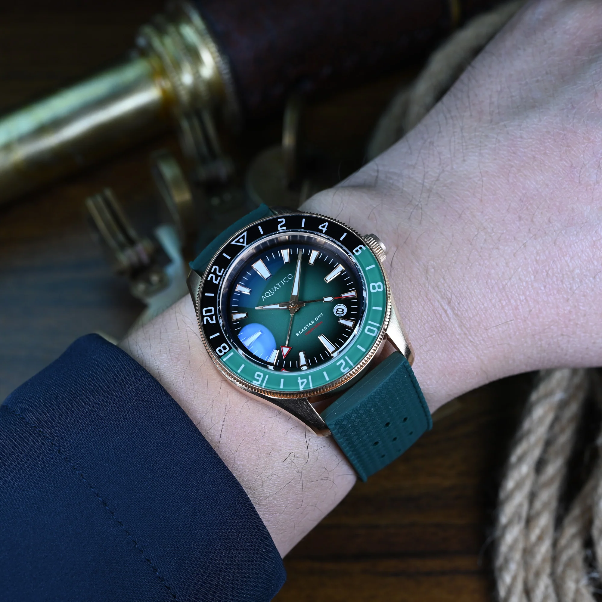 Bronze Star GMT Fumé Green Dial thumbnail 4