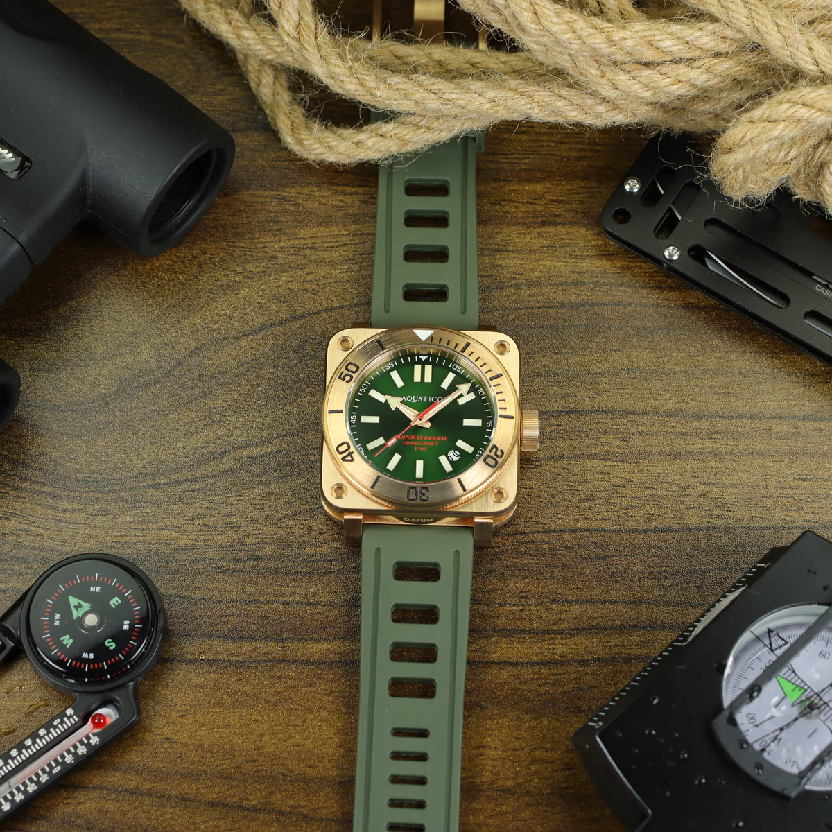 Super Bronze Tritium Green Dial thumbnail 2