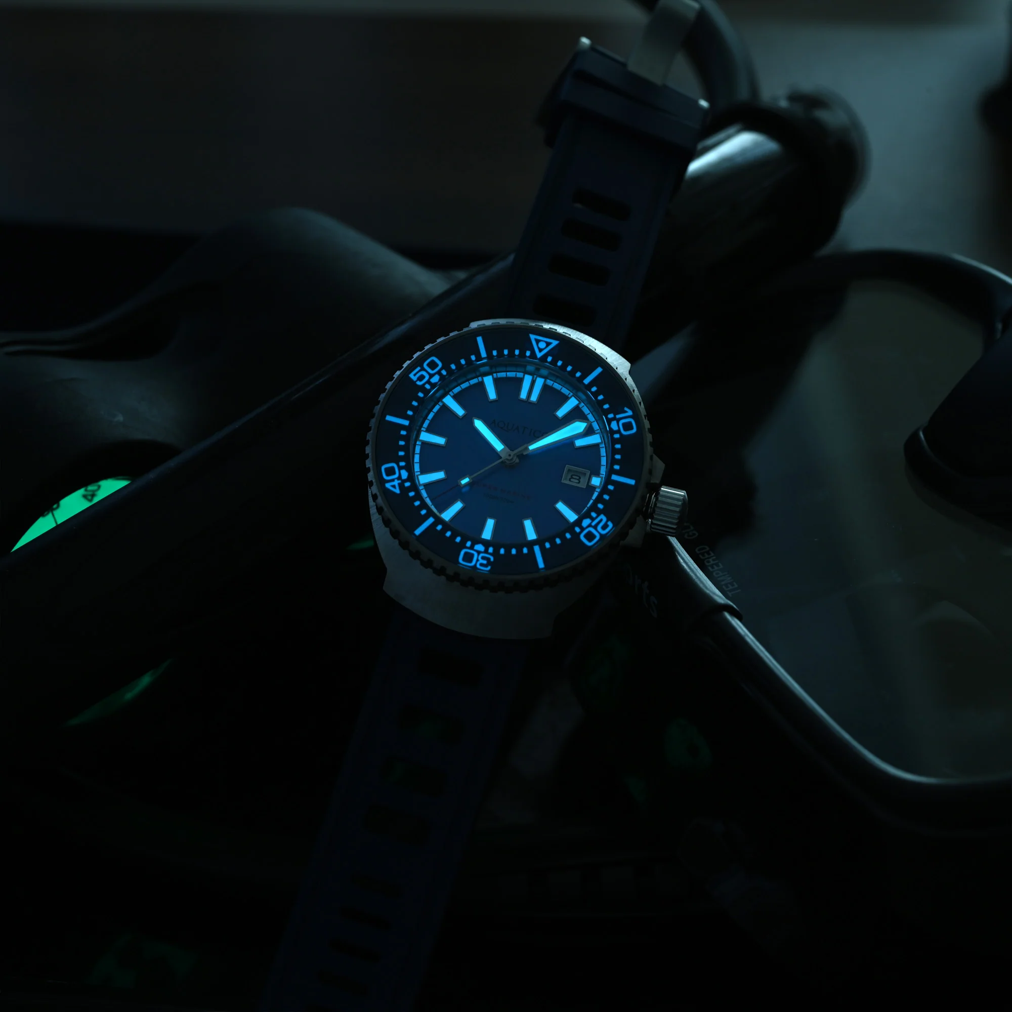 Super Marine Titanium Blue MOP Dial thumbnail 2