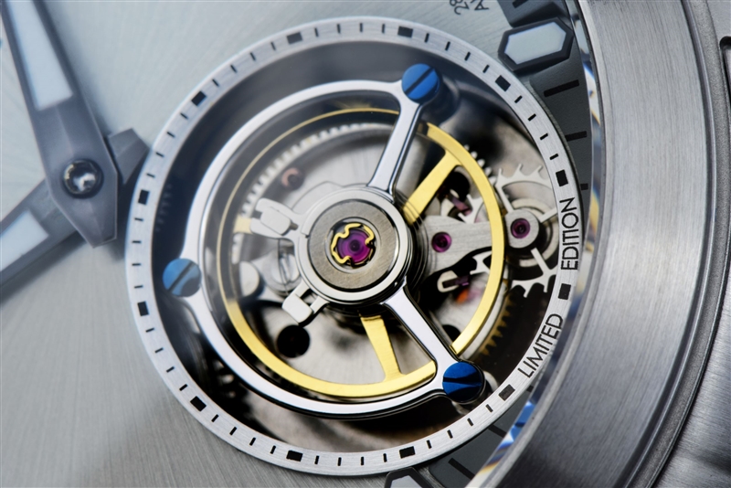 ARAGON Antigravity Automatic Tourbillon (A552GRY) thumbnail 3
