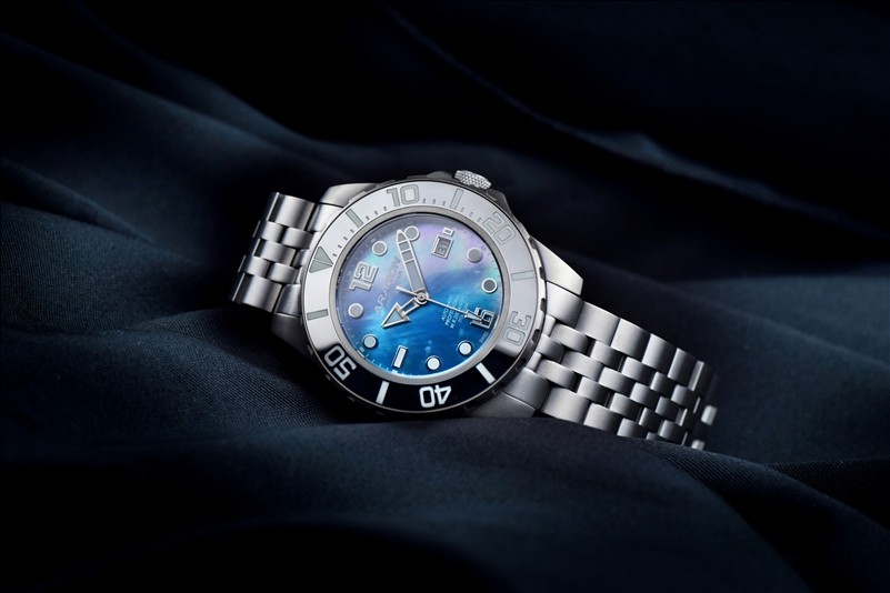 Divemaster Titanium MOP Swiss Automatic (A624BLU) thumbnail 2