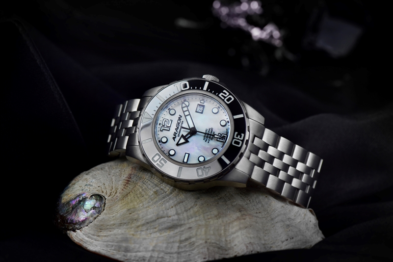 Divemaster Titanium MOP Swiss Automatic (A624WHT) thumbnail 2