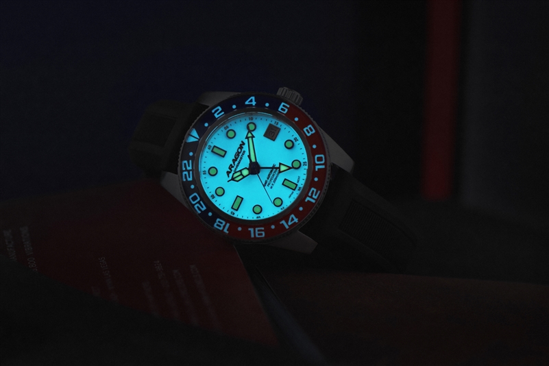 DM 40 GMT NH34 (A206RED) thumbnail 3