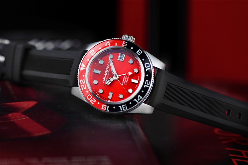 DM 40 GMT NH34 (A207RED) thumbnail 2