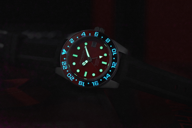 DM 40 GMT NH34 (A207RED) thumbnail 3