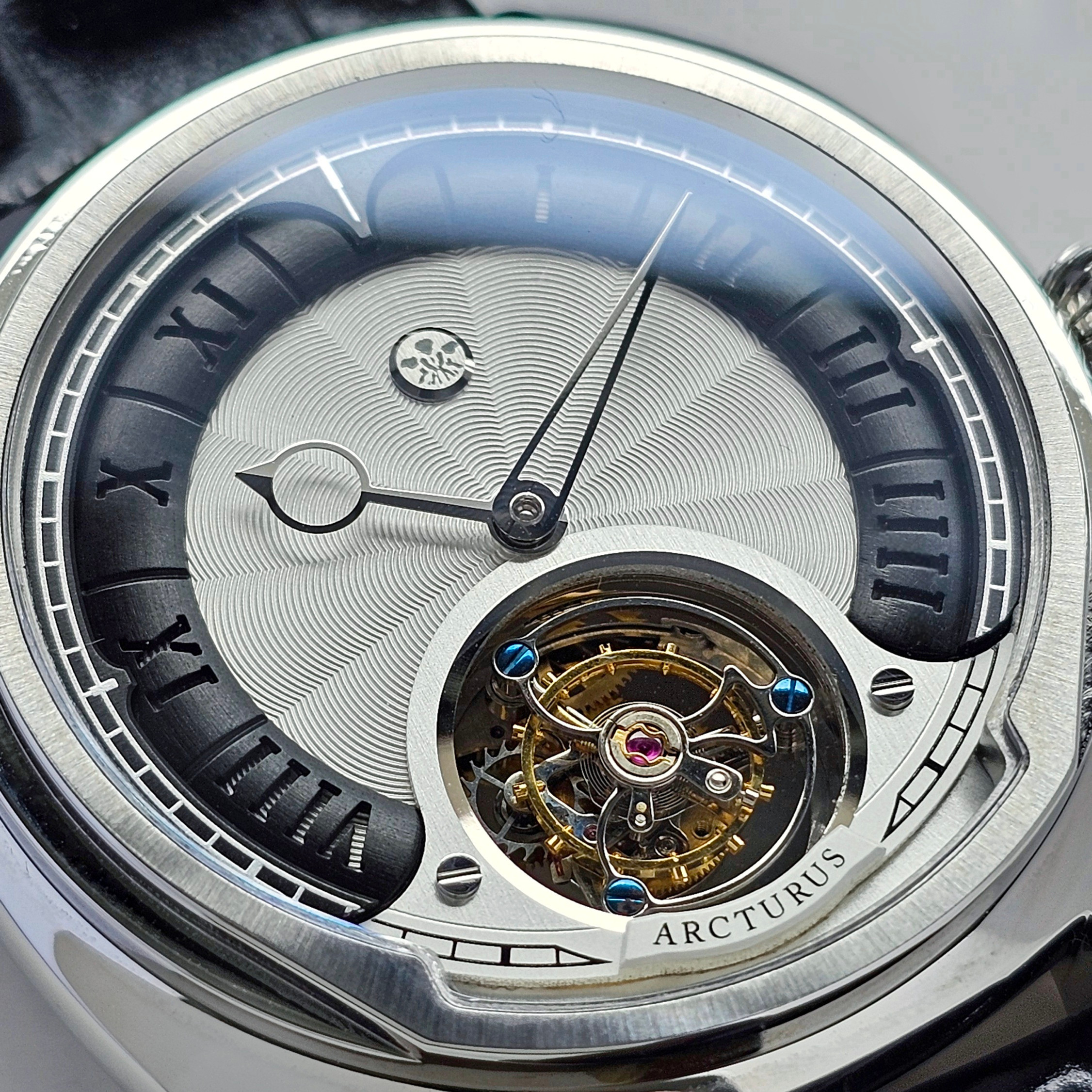 LC-2 Guilloche thumbnail 2