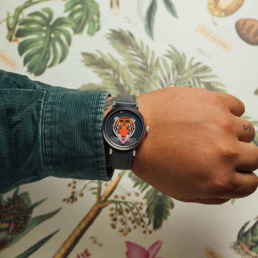 Charley Harper Cool Carnivore Jump Hour Automatic thumbnail 2