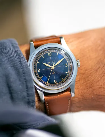 HMS 002 Blue Gilt