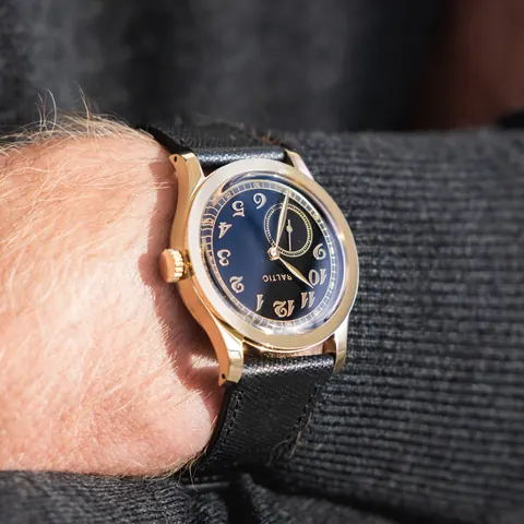 MR Classic Gold PVD - Black
