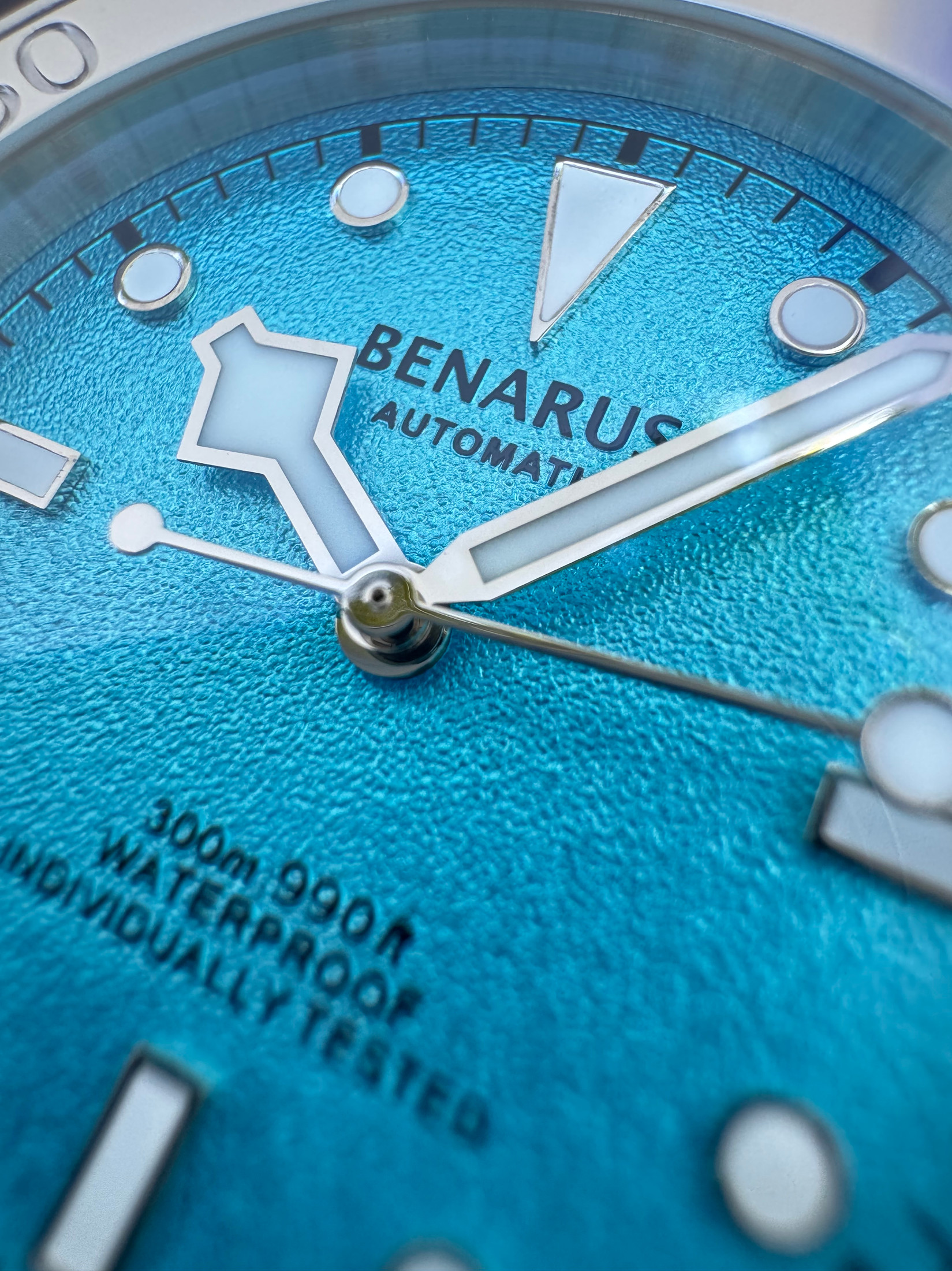 Bonito Ice Blue snowflake hands thumbnail 2