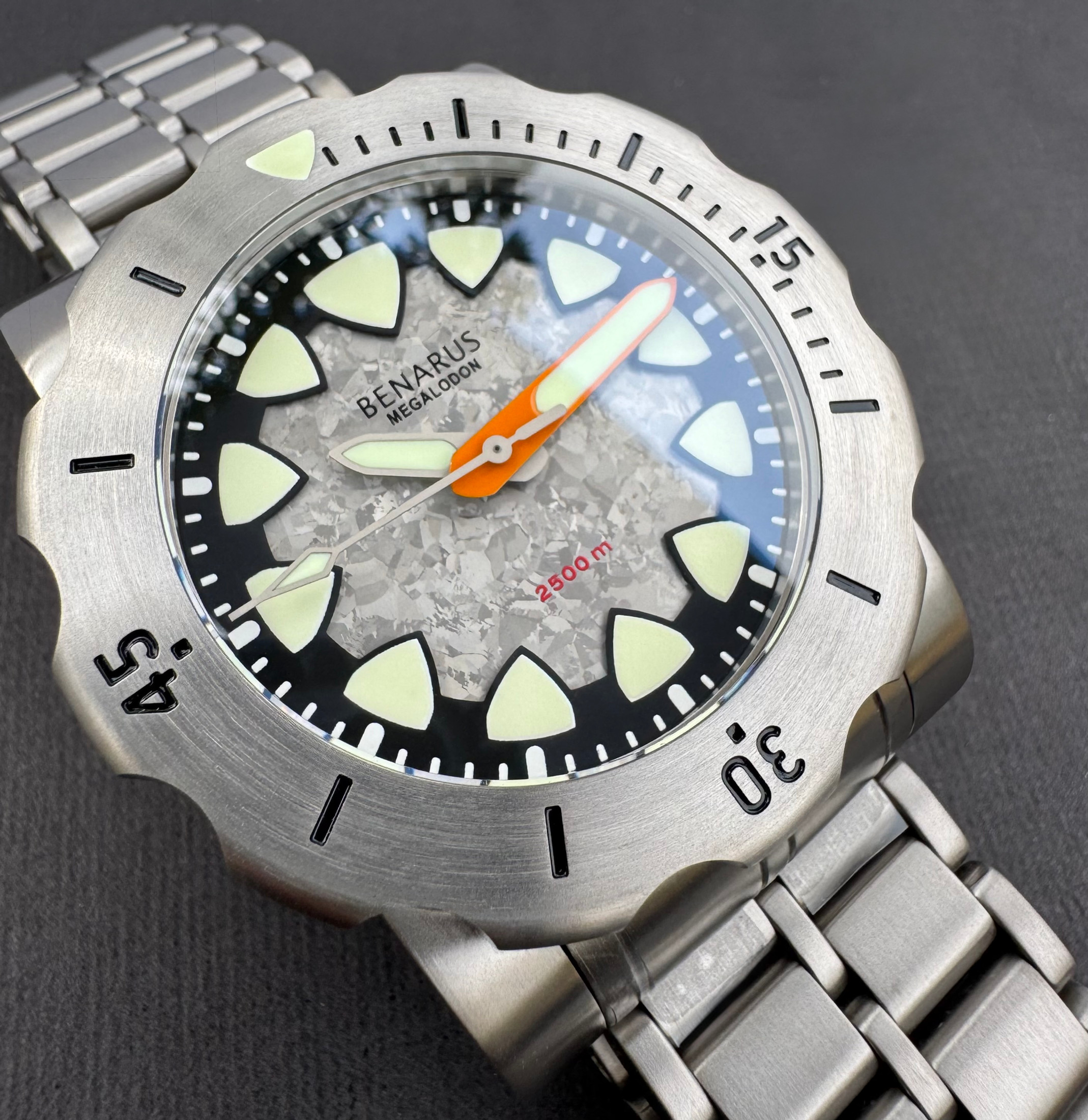 Megalodon Titanium crystallized orange minute thumbnail 2