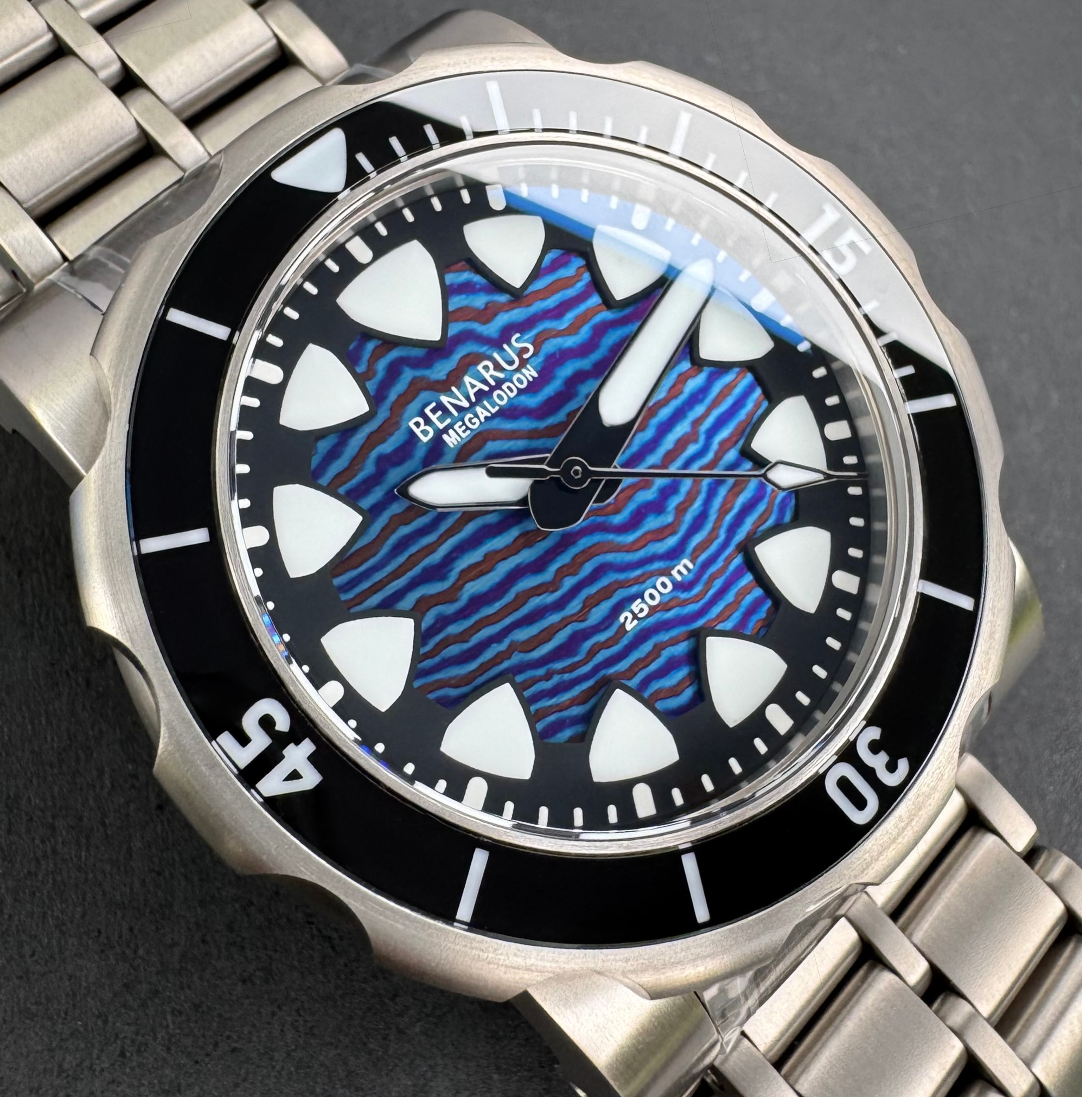 Megalodon Titanium Damast black sapphire thumbnail 2