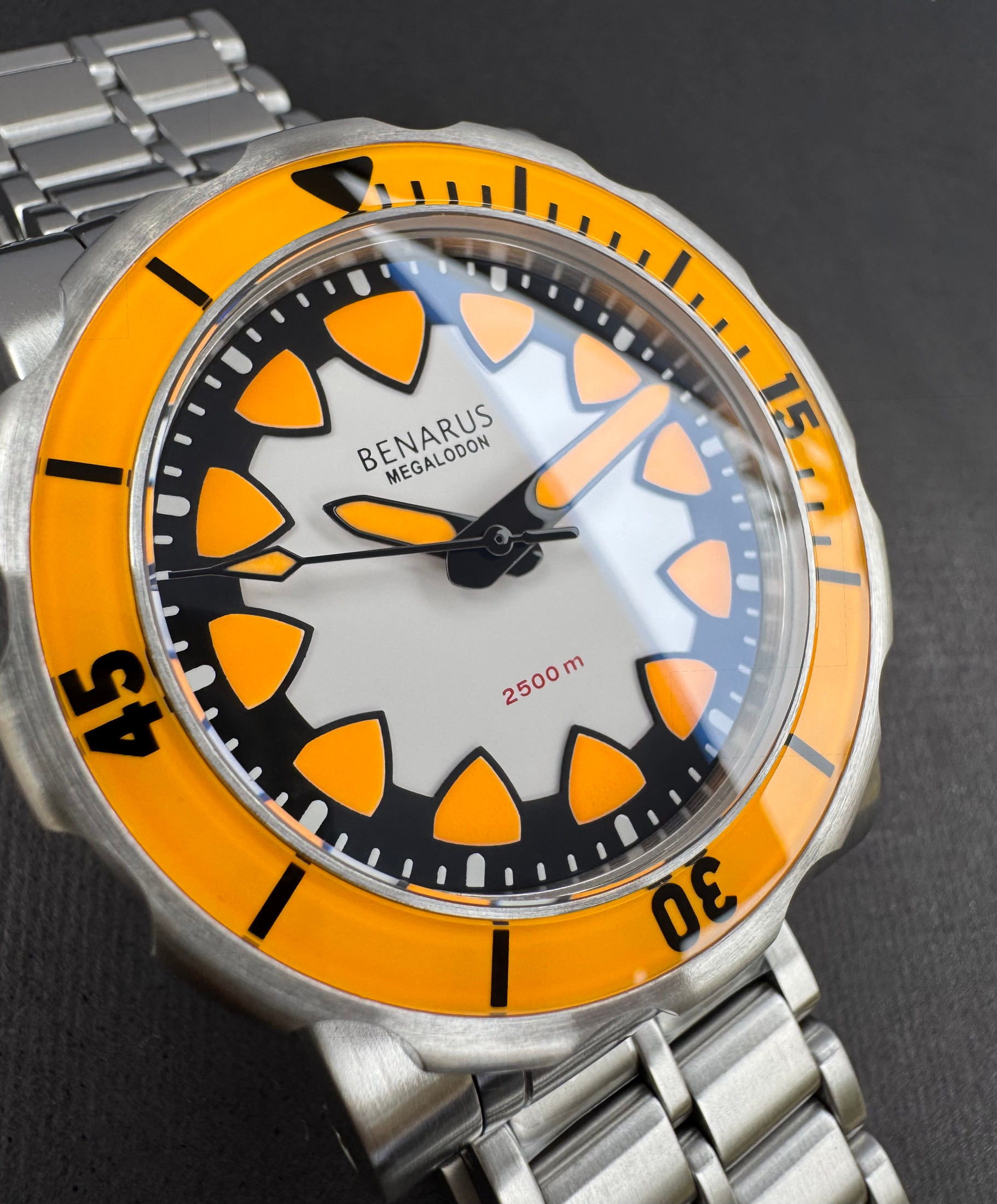Megalodon Titanium orange thumbnail 2