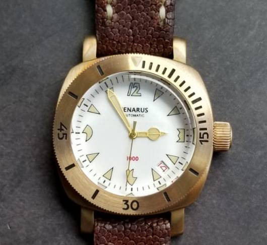 Moray 38 bronze white vintage lume selected view