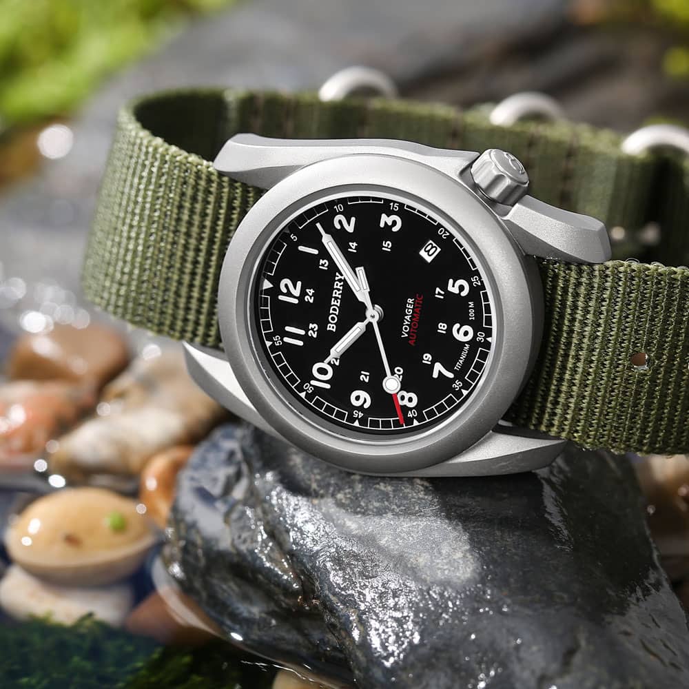 VOYAGER - 100M Waterproof Titanium Automatic Field Watch | Black/ArmyGreen thumbnail 3