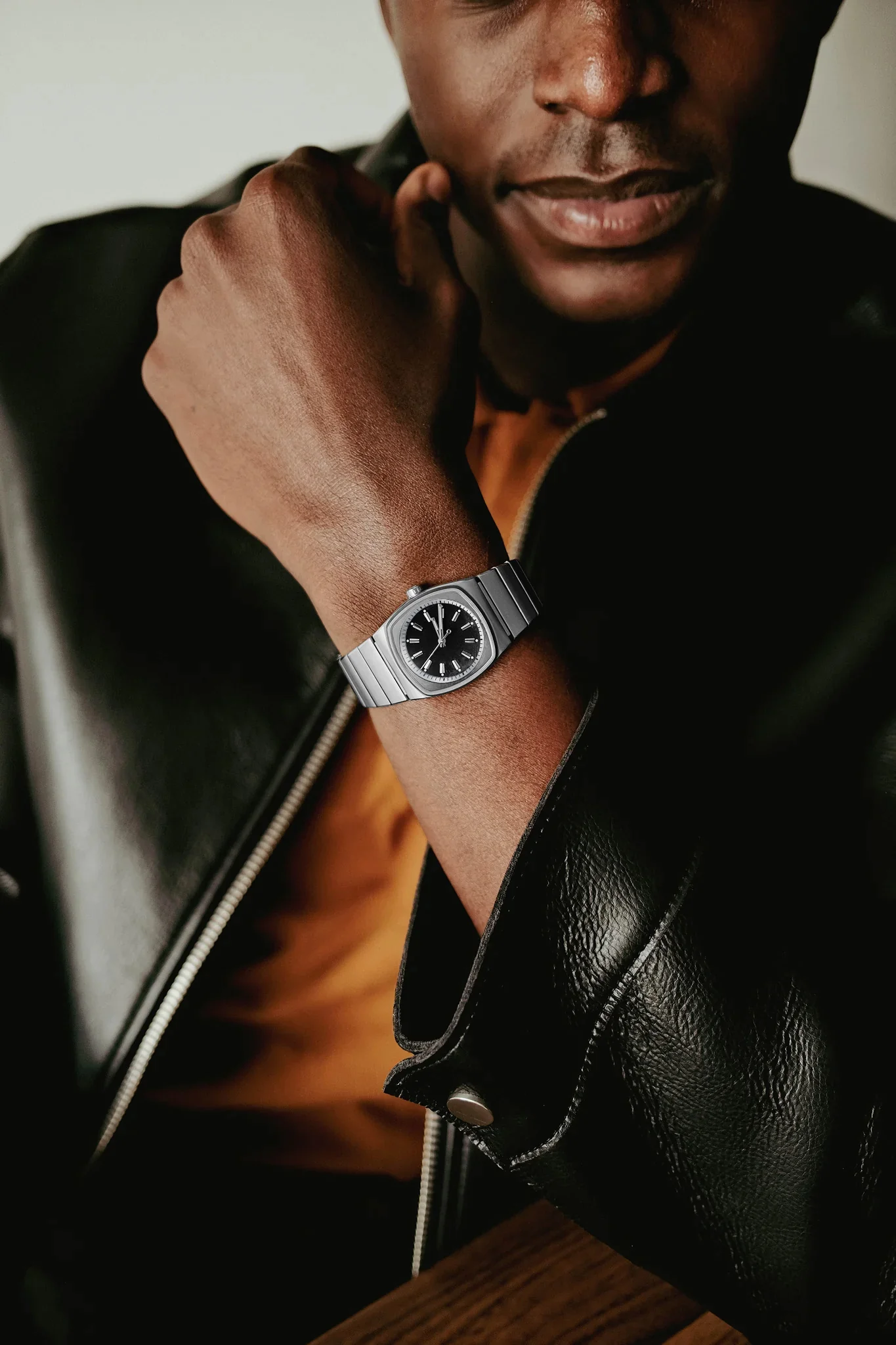 Metric Lite - Silver and Black Automatic Watch thumbnail 2