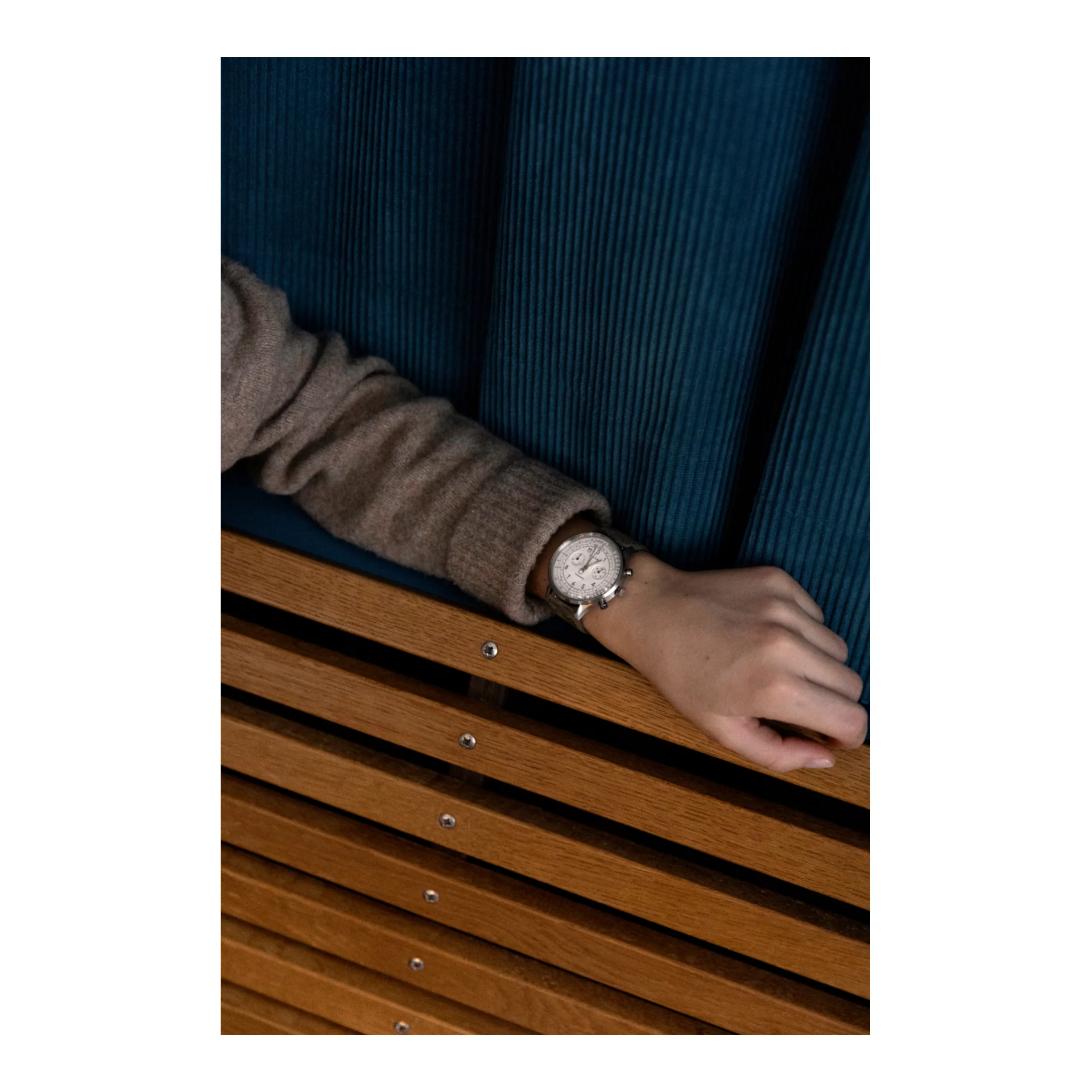 Multiscale in White with gilt markers thumbnail 3