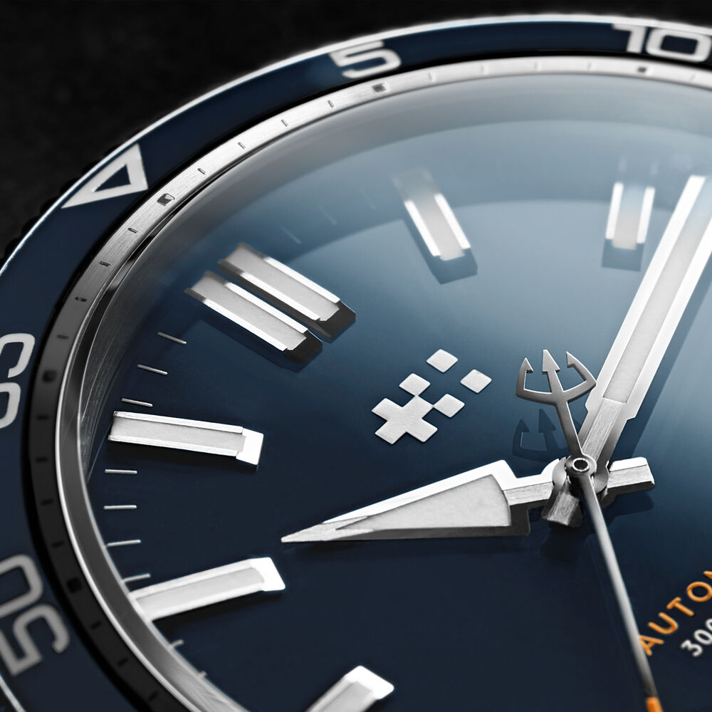 C60 Trident Pro 300 44mm — Blue thumbnail 3