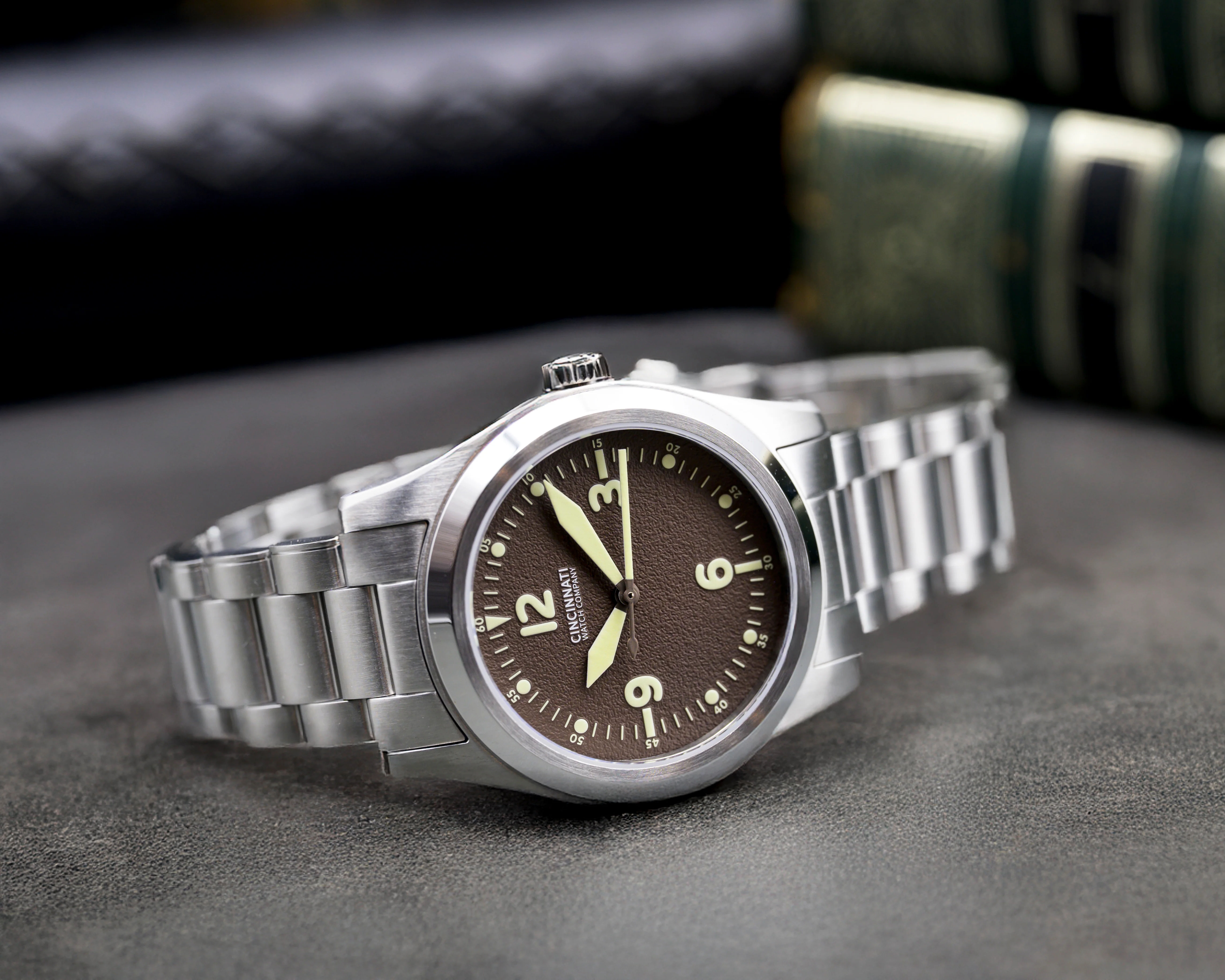 P-40 A-11 Pilot Brown Automatic thumbnail 2