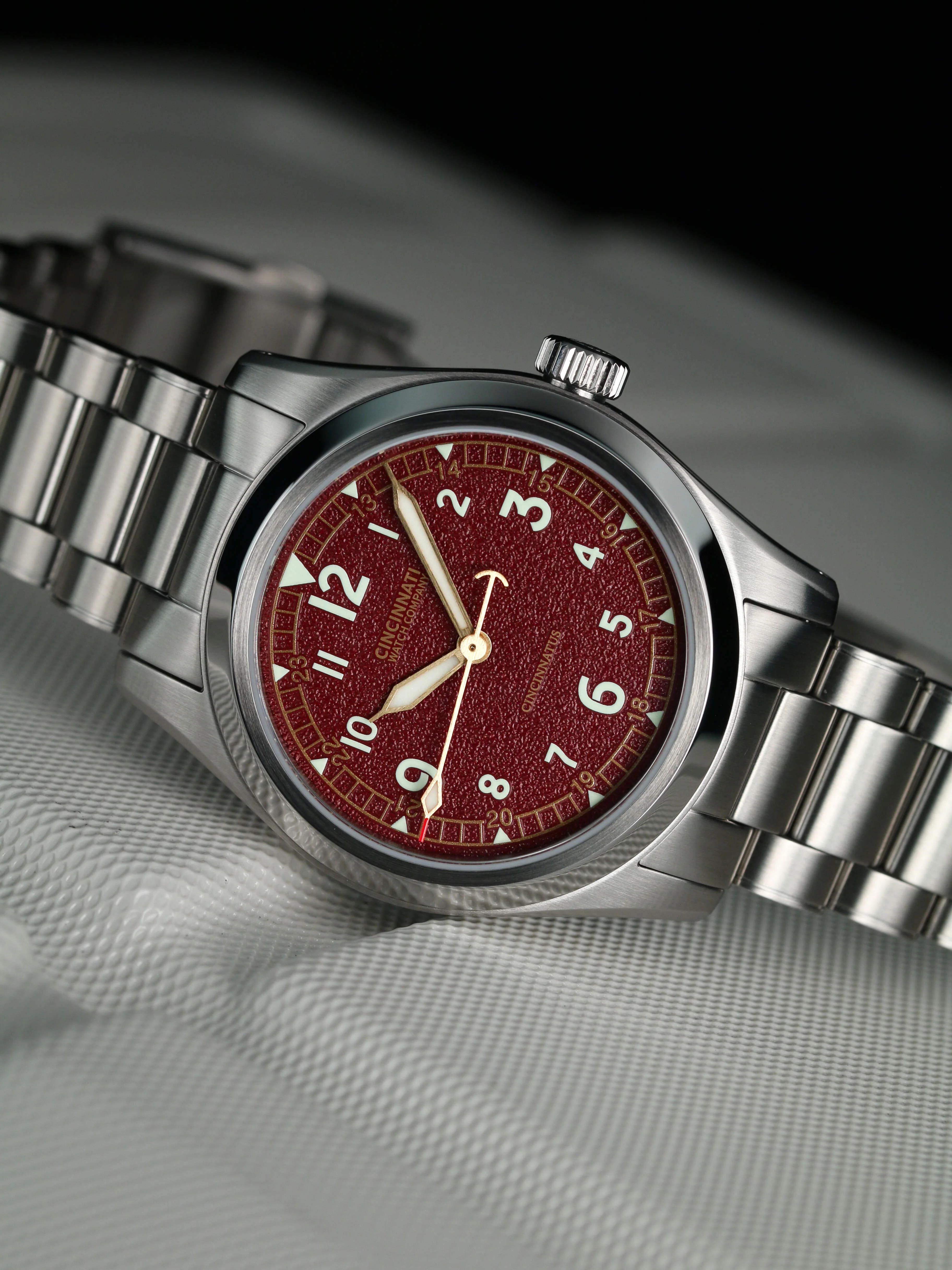 The Cincinnatus Field Burgundy Automatic thumbnail 4