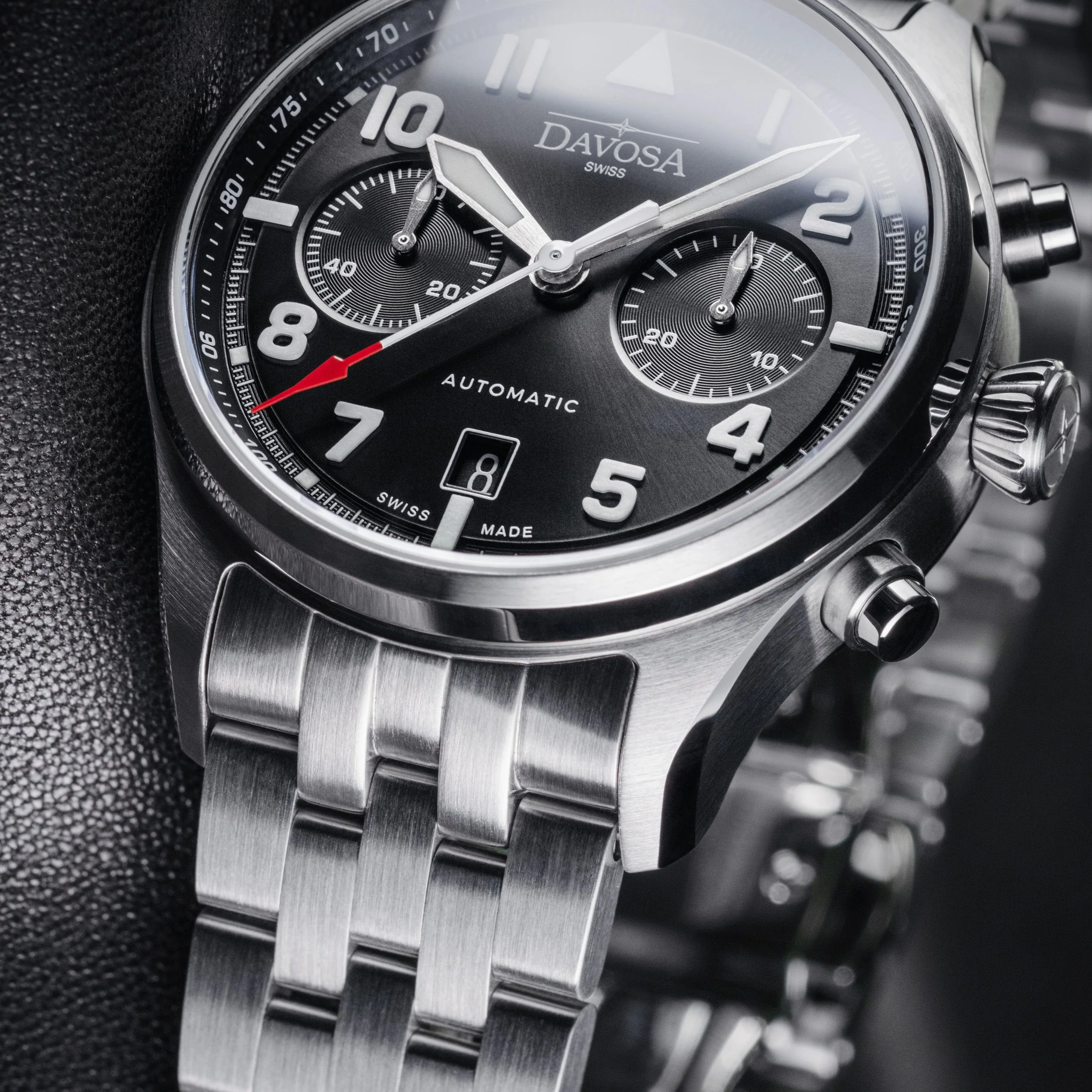 Newton Pilot Chronograph LE 16157850 thumbnail 2