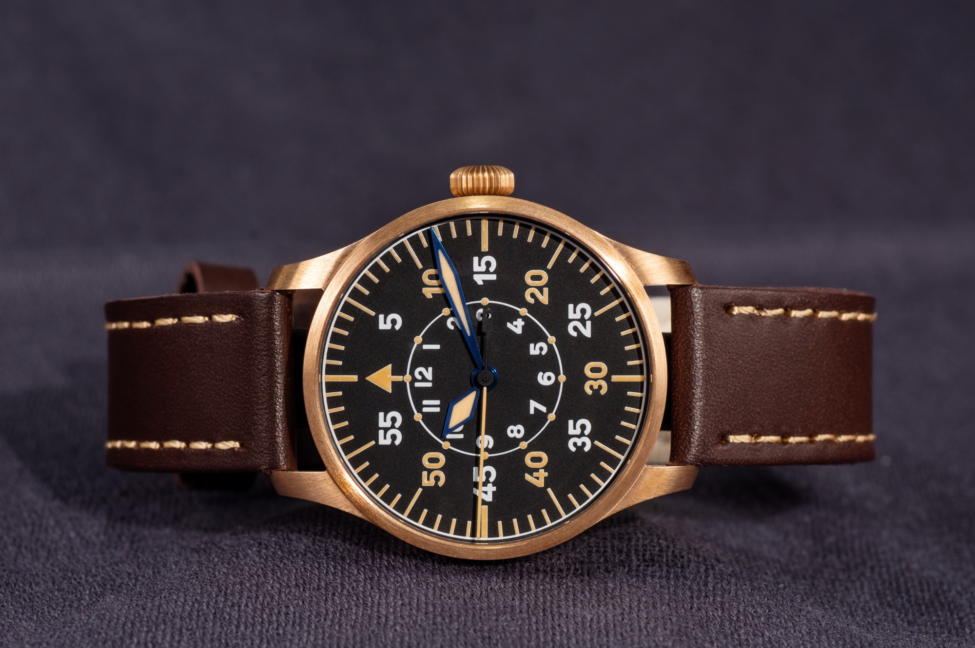 Pilot watch 40 mm Type B Bronze CuSn8 selected view