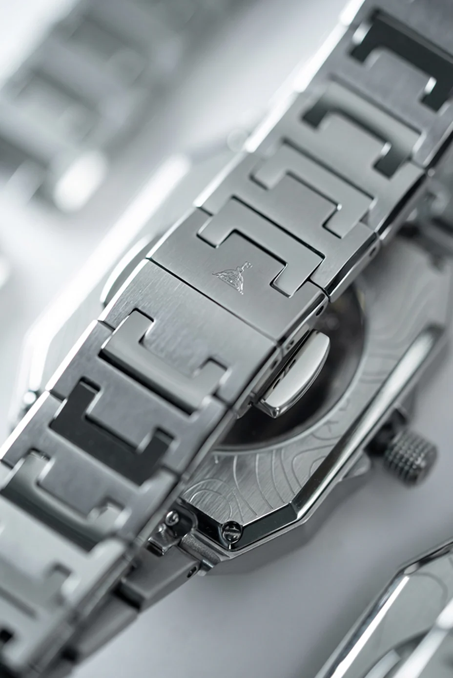TATA SIERRA X DELHI WATCH COMPANY thumbnail 3