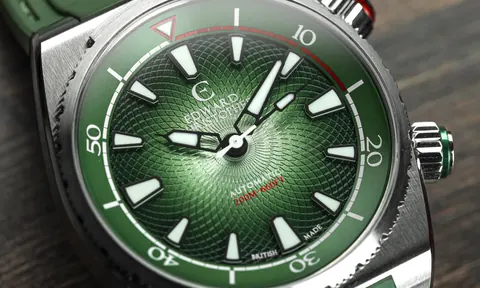 The Manta Revelare  Forest Green Edition