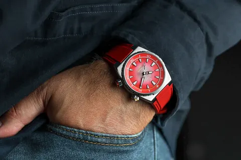 The Manta  Rose Red Edition