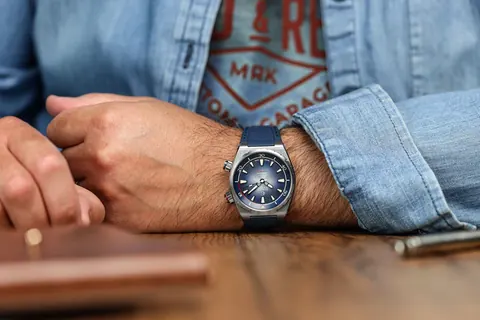 The Manta  Royal Blue Edition