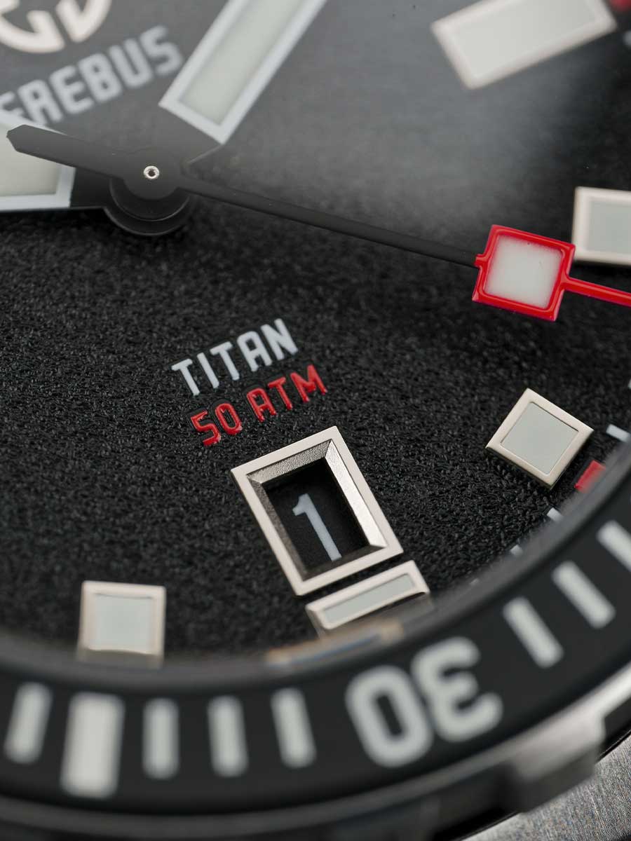 TITAN Black thumbnail 4