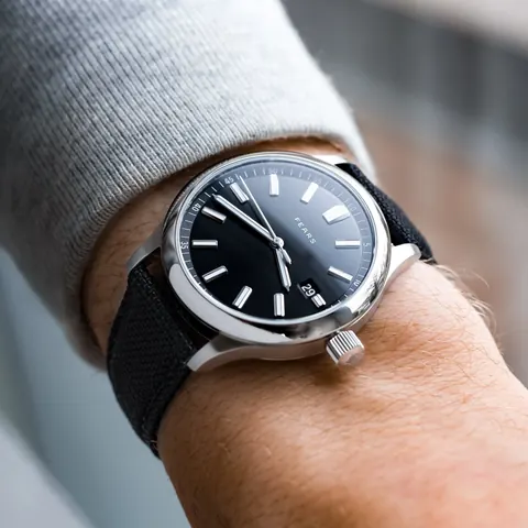 Redcliff 39.5 Date Raven Black