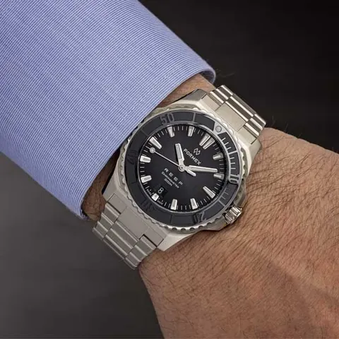 Automatic COSC 300M Black 42 mm
