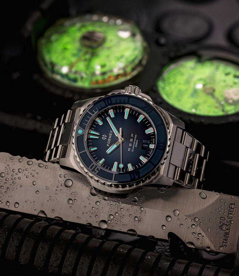 AUTOMATIC COSC 300M BLUE 42 MM thumbnail 2